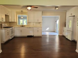 523 N Platte Rd, Fayetteville, NC 28303