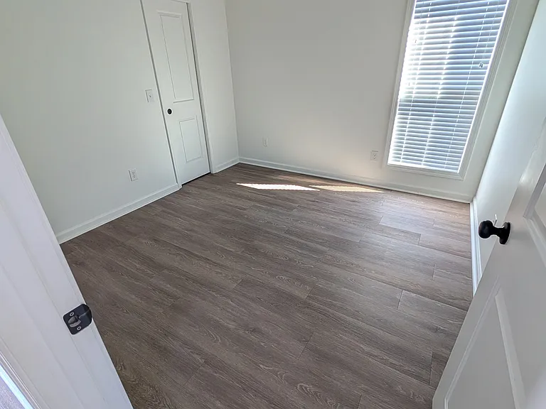 129 Edgefield Rd — Photo 32