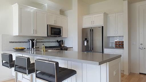 4th image of 738 S Ogden Dr #202