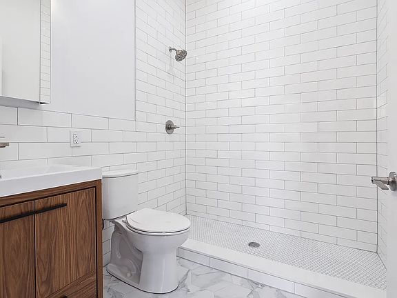 5th image of 558 Henry St APT 2