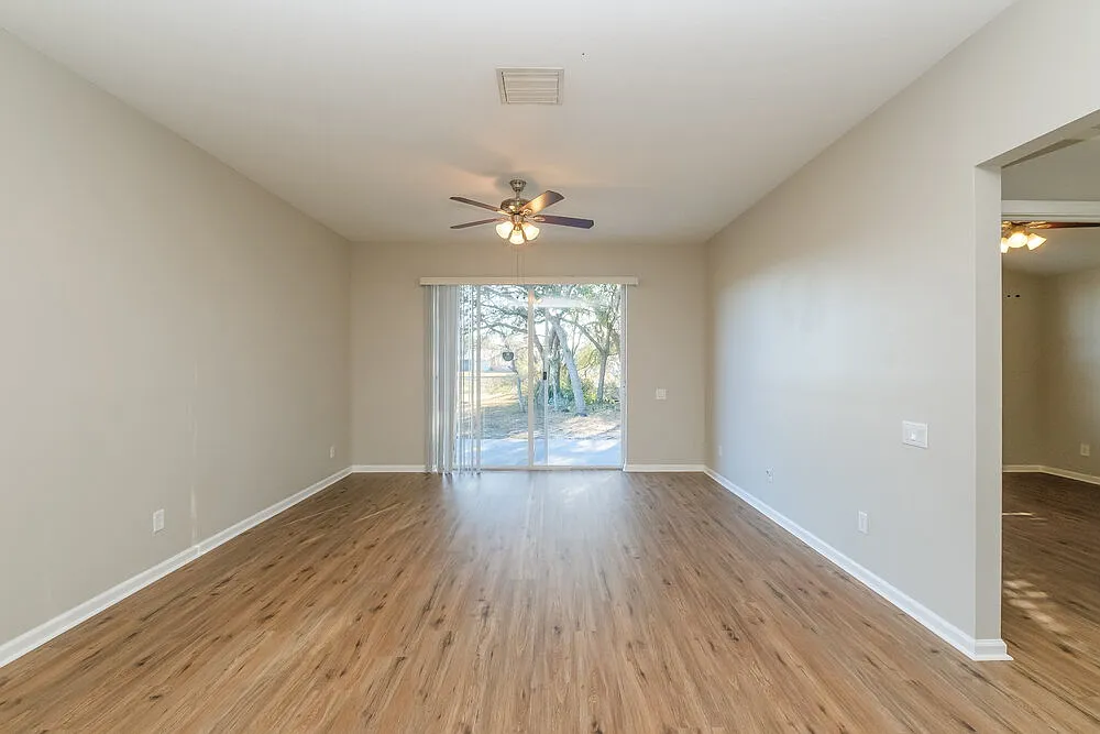 3 bed, 2.0 bath, 1460 sqft, $1,920 — Photo 3