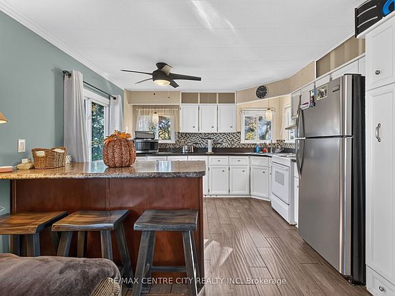 3rd image of 3100 Dorchester Rd #55