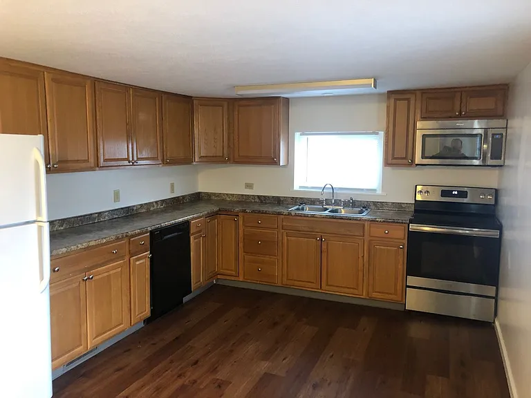 314 West 16th Street — Photo 30