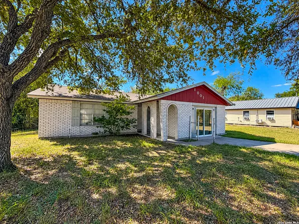 1001 N Avenue B, Beeville, TX 78102