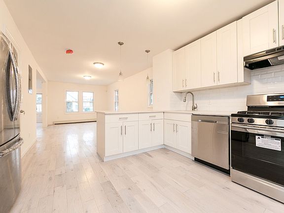 2nd image of 10916 Firwood Pl