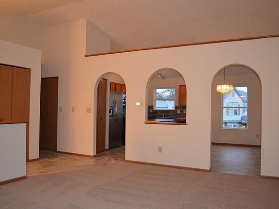 3rd image of 896 W Harbinger Cres