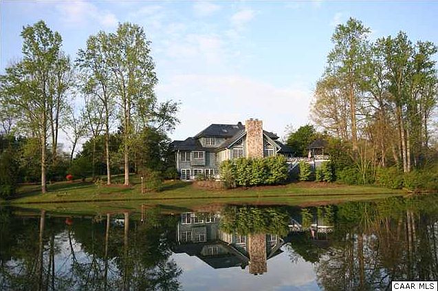 Extremely rare Lakefront in Stoney Creek