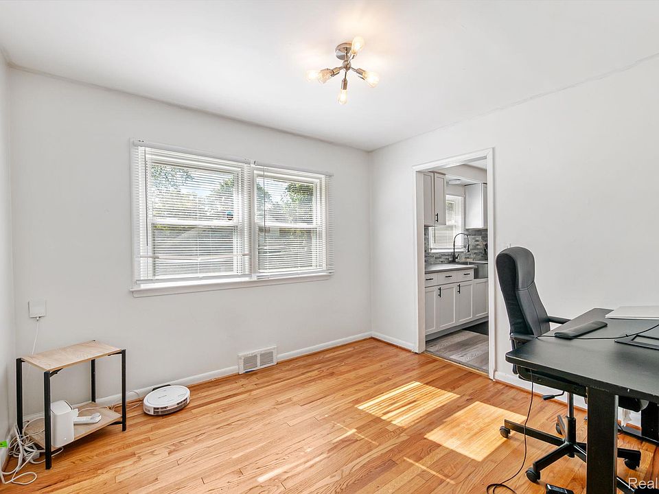 13135 W Eleven Mile Rd, photo 17
