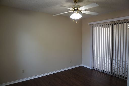 5th image of 14914 Oak Smt
