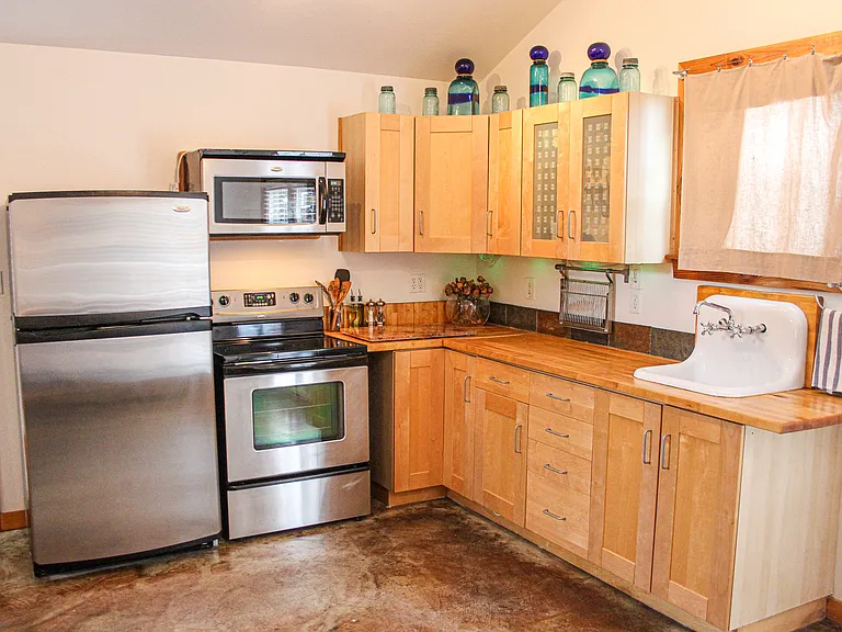 3410B Werner Ave — Photo 5