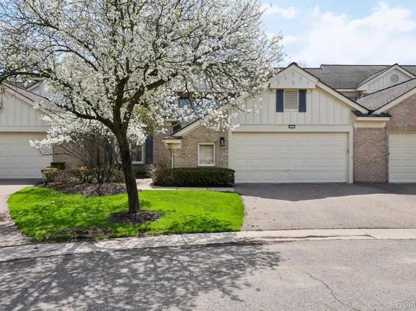 7311 Danbury Dr, West Bloomfield, MI 48322