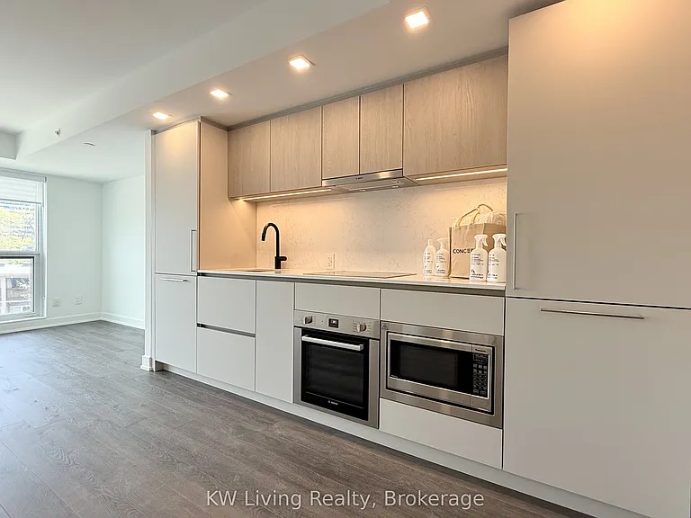609 Sherbourne St #307 — Photo 25