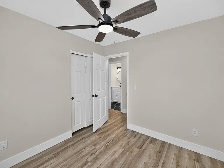 861 W Galbraith Rd — Photo 24