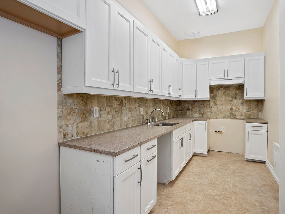 1st image of 318 Lexington Ave #2