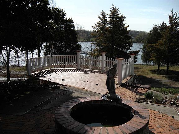 5th image of 210 Joey Dr