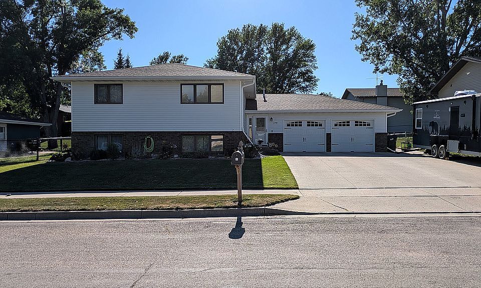 1st image of 2748 Mercury Ln