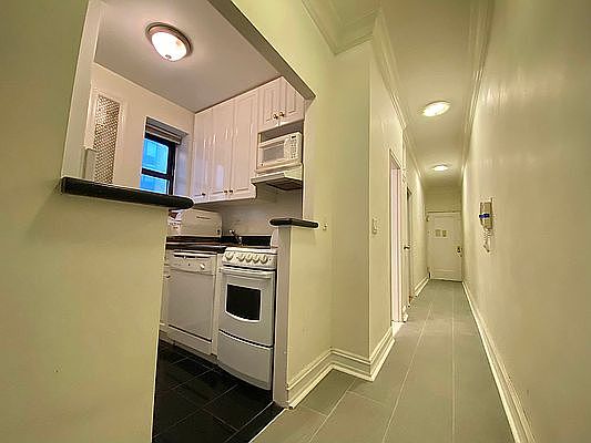 3rd image of 148 W 68th St APT 5F