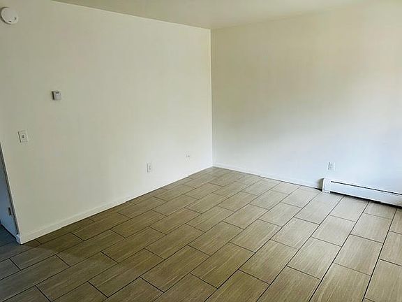 5th image of 127 Crocker Blvd