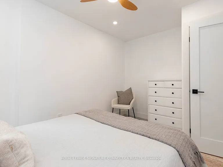 55 Dearbourne Ave #LOWER — Photo 18