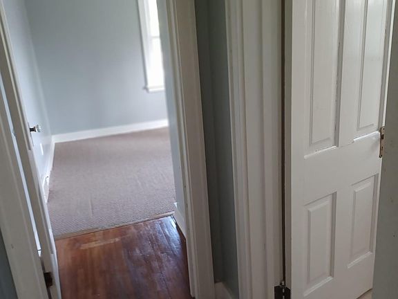 3rd image of 525 Cedar Ave S #3