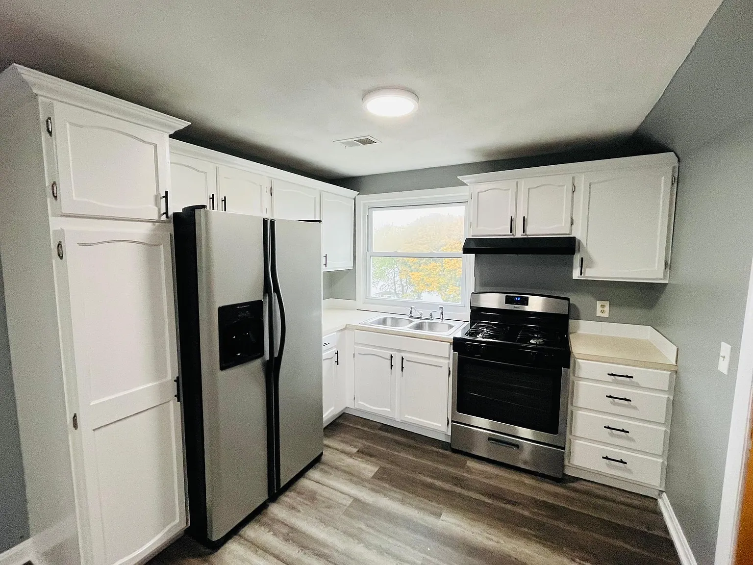 2 bed, 1066 sqft, $1,950 — Photo 1