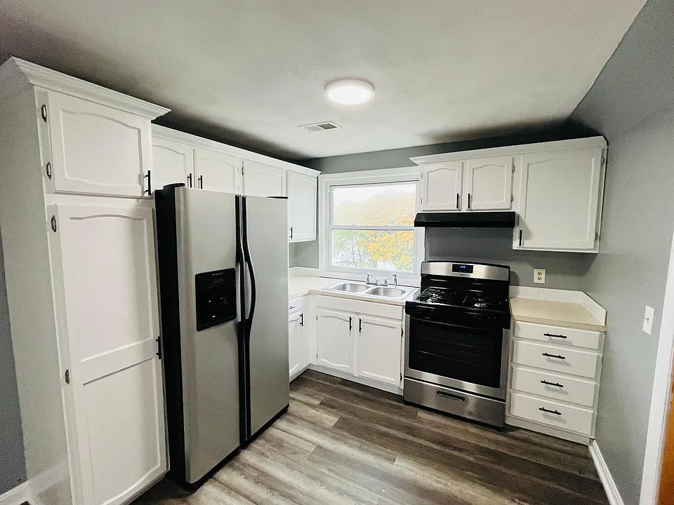 1186 Riverside Ave #3