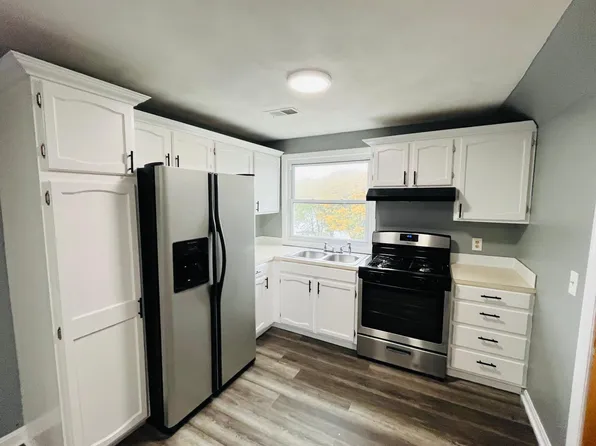 1186 Riverside Ave #3, Somerset, MA 02726