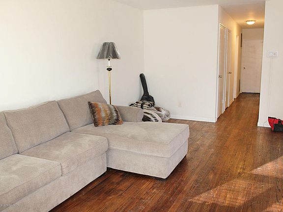 5th image of 223 Midland Ave