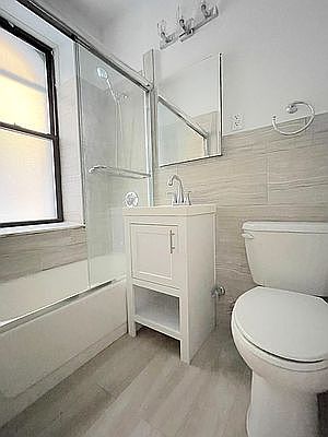 3rd image of 35 W 64th St APT 3B