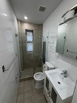 Bathroom, photo 2