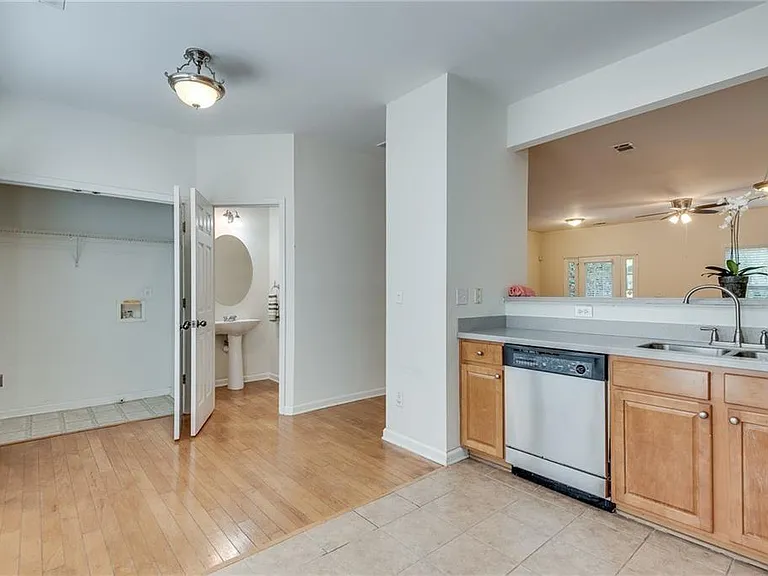 1684 Northgate Mill Dr — Photo 17