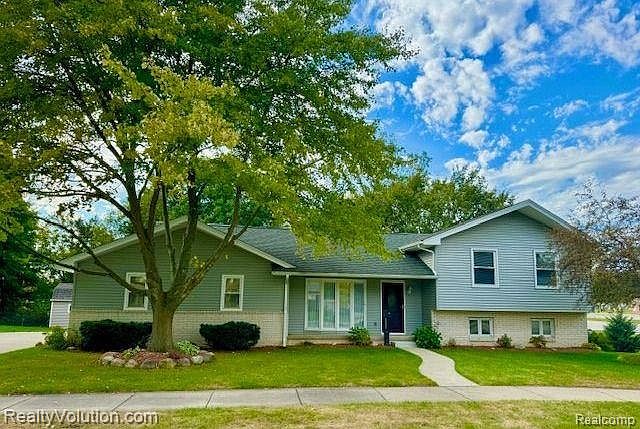 1st image of 520 Metcalf Dr