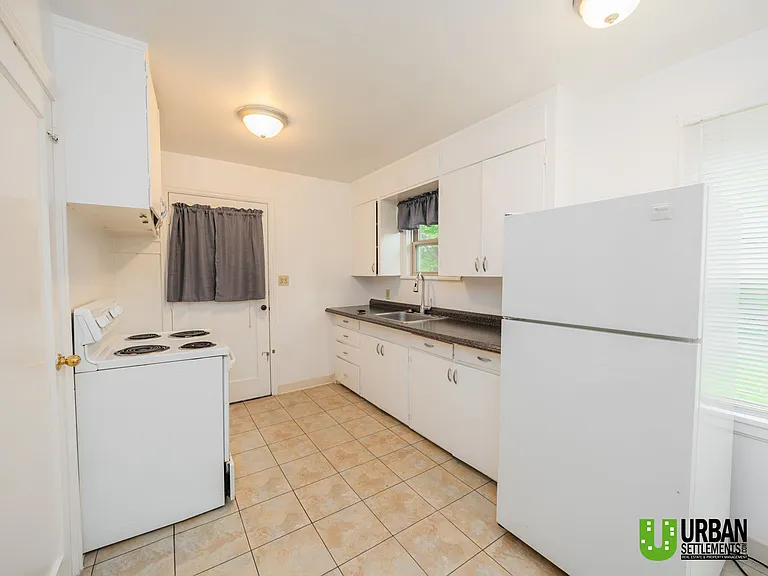 1128 W 7th Ave — Photo 4