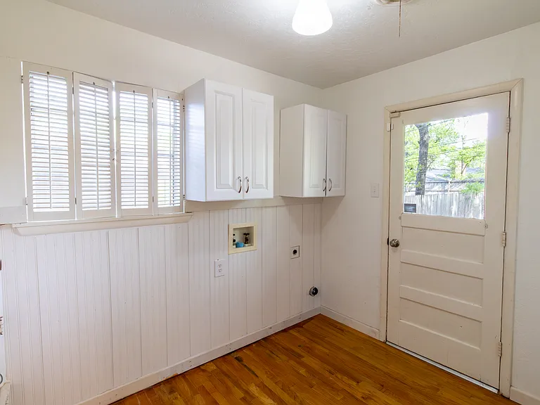 1556 Singleton Ave — Photo 21