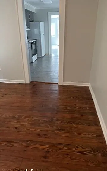 140 Cedar Ave — Photo 5