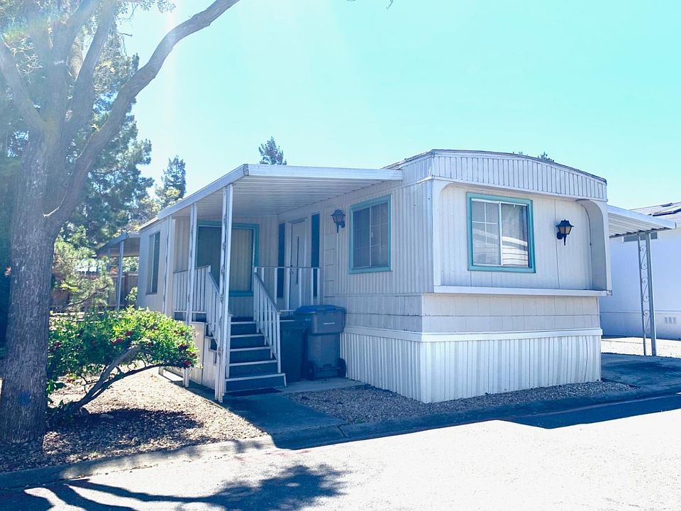 1st image of 402 Los Encinos St #402
