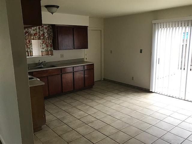 2nd image of 1479 Birch Dr