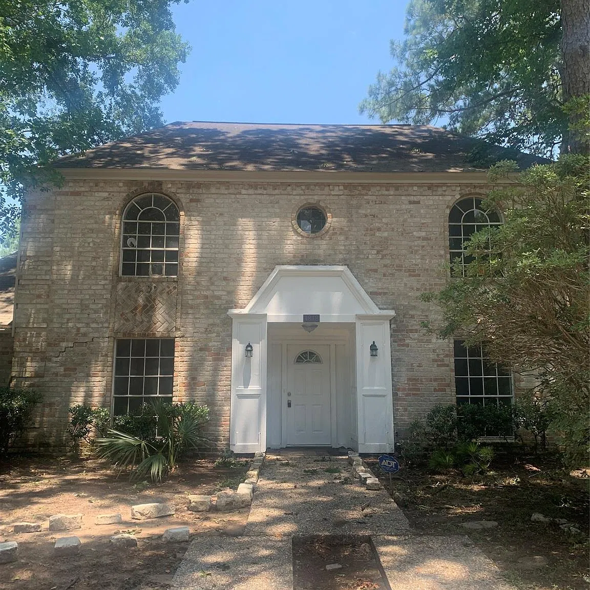 4 bed, 2.5 bath, 3077 sqft, $2,500 — Photo 1
