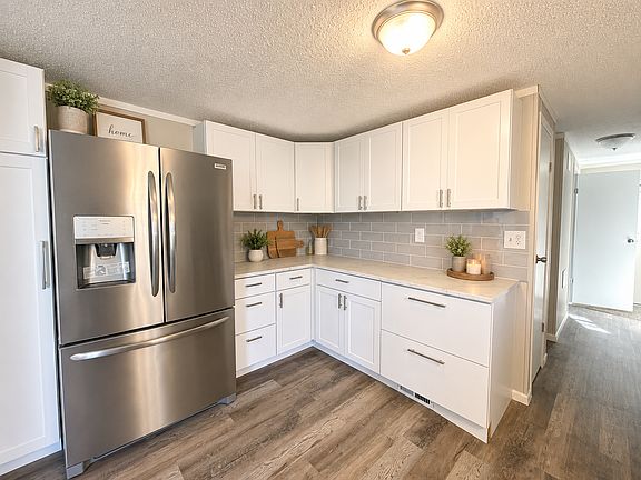 3rd image of 73 Ashley Cir #28