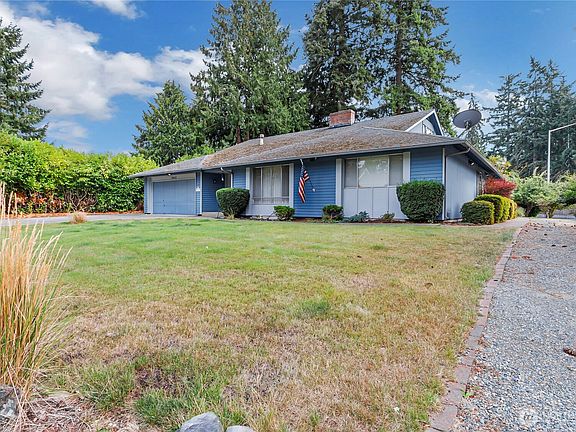 3rd image of 7902 Onyx Court SW