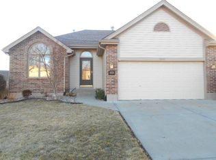 8601 N Chatham Cir, Kansas City, MO 64154