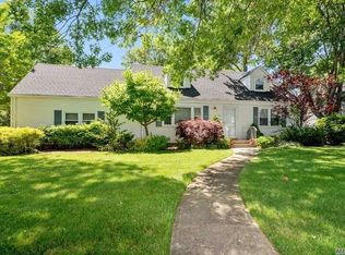 1714 Roland Ave, Wantagh, NY 11793