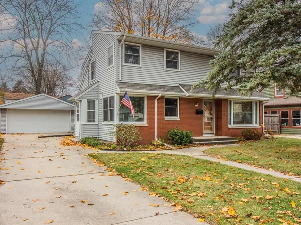 1023 7th AVENUE, Grafton, WI 53024