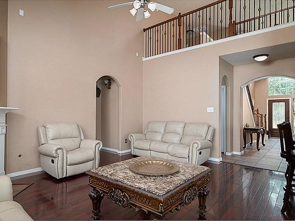 4th image of 17607 Sierra Creek Ln