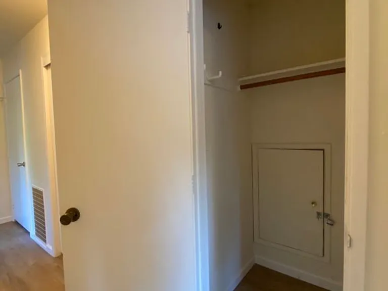 512 The Alameda — Photo 5