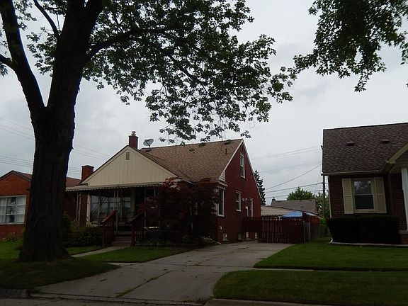 3rd image of 15808 Oceana Ave