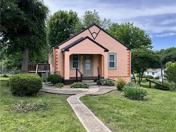 1816 S 40th St, Saint Joseph, MO 64507