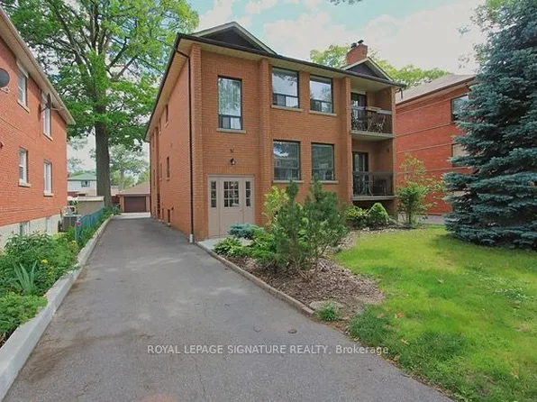 31 Marina Ave #3, Toronto, ON M8W 1K4