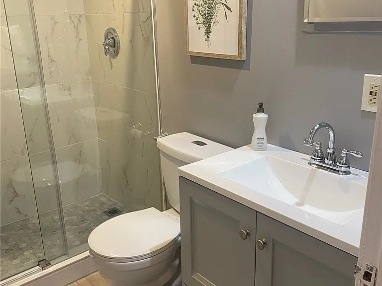 176 Saint James Pl #LOWER — Photo 10