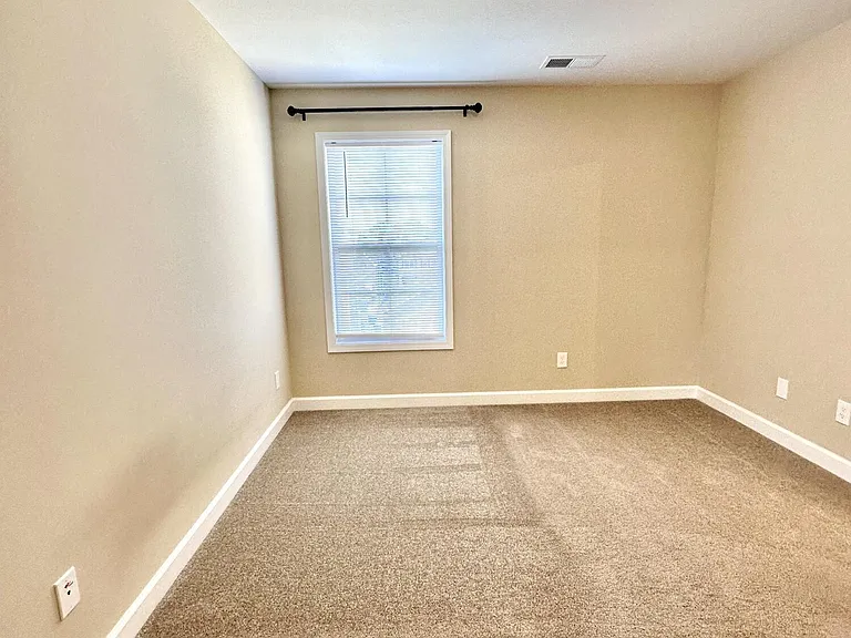 613 Estrella Dr — Photo 22